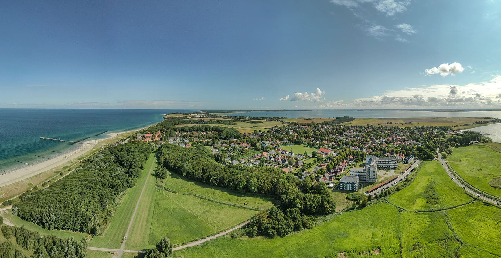 Luftaufnahme von oben mit Fischland Darß-Zingst