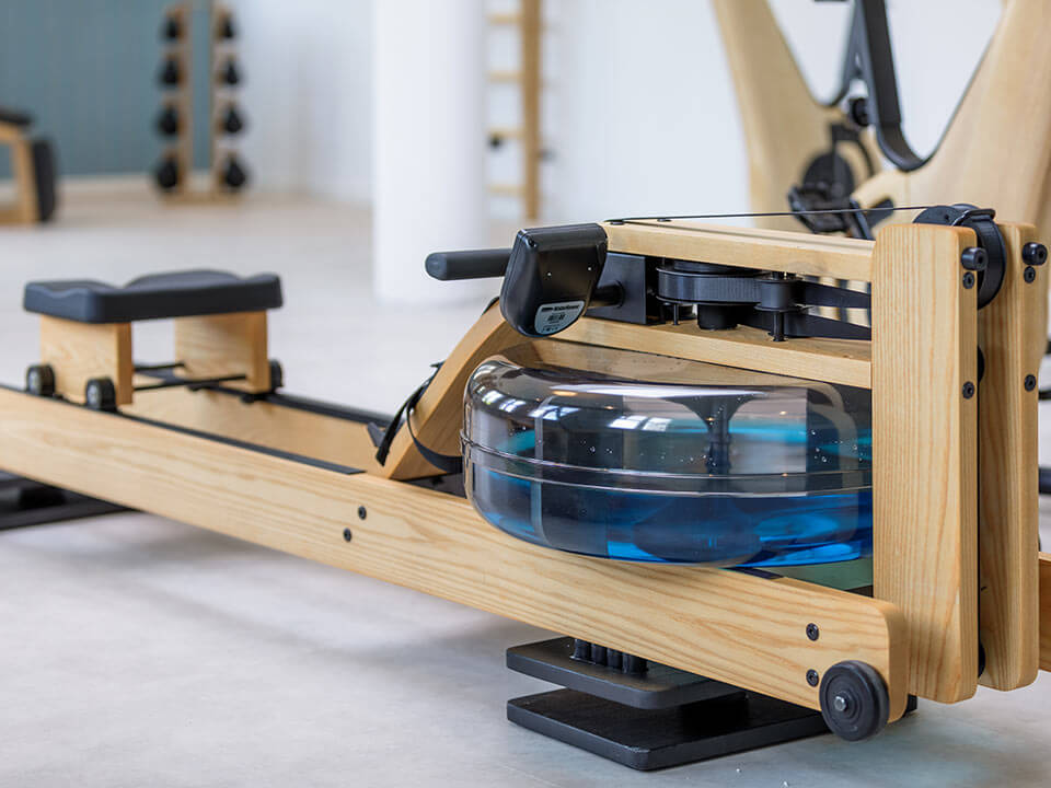 Fitnessgeräte mit Wasserkraft in der Apartmentanlage Zwei Wasser